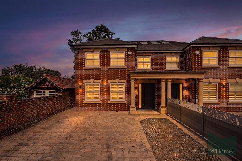 Property photo 1 of 35