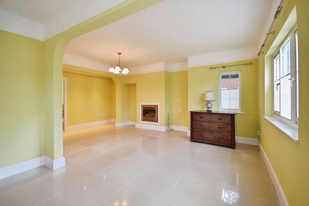 Property photo 3 of 25 Pbox-Img.Jpg