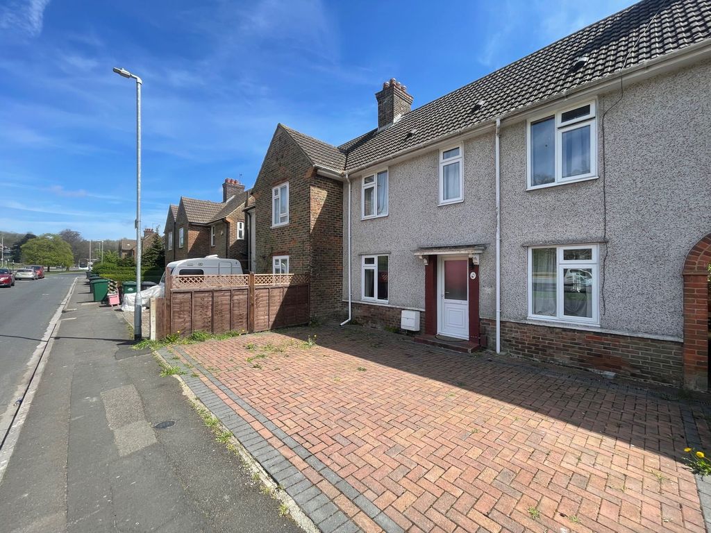 Property photo 1 of 9