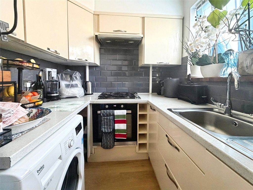 Property photo 2 of 14 Kitchen