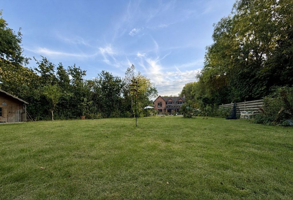 Property photo 1 of 18 Pic 11