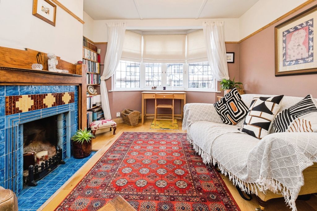 Property photo 3 of 20 Pbox-Img.Jpg