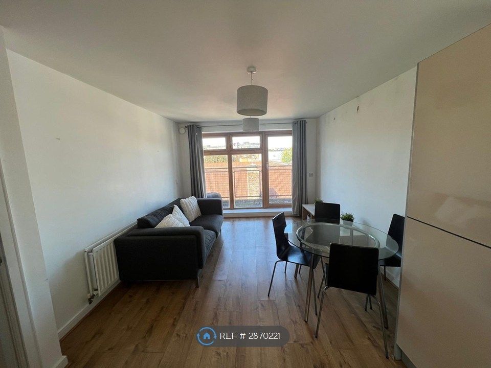 Property photo 2 of 8