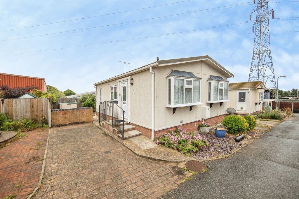 Property photo 1 of 12