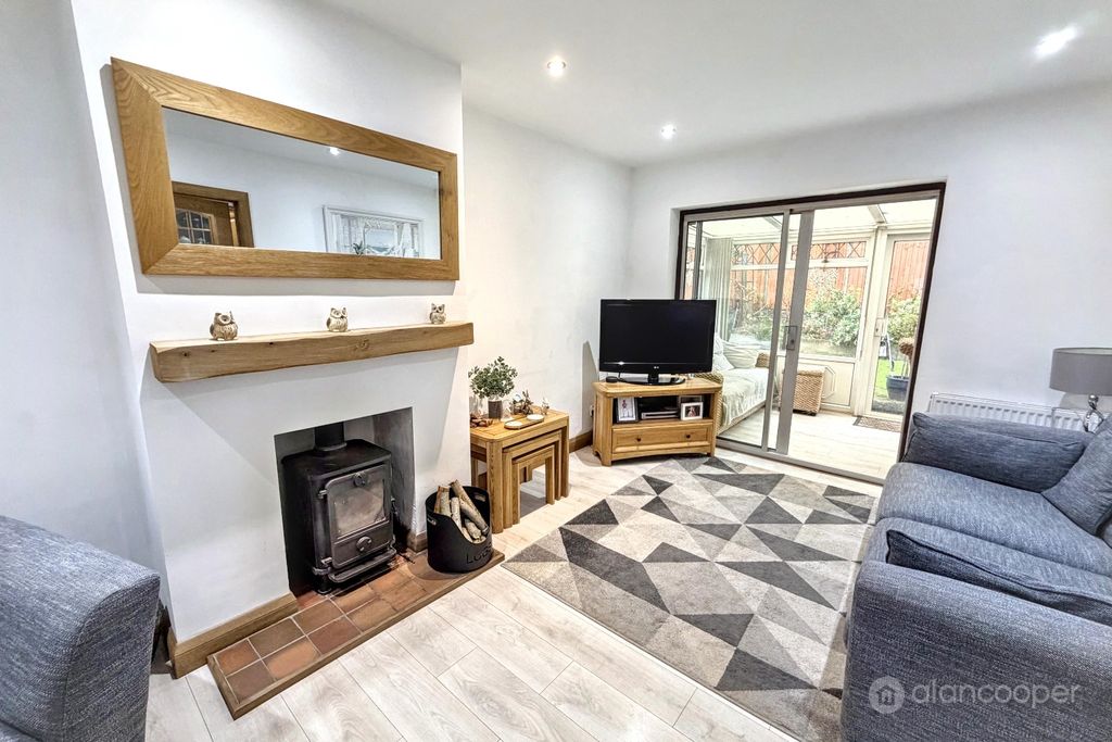 Property photo 2 of 22 6104753