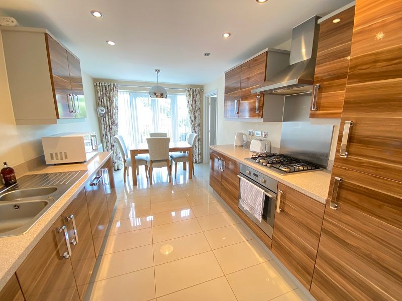 Property photo 2 of 10 Kitchen