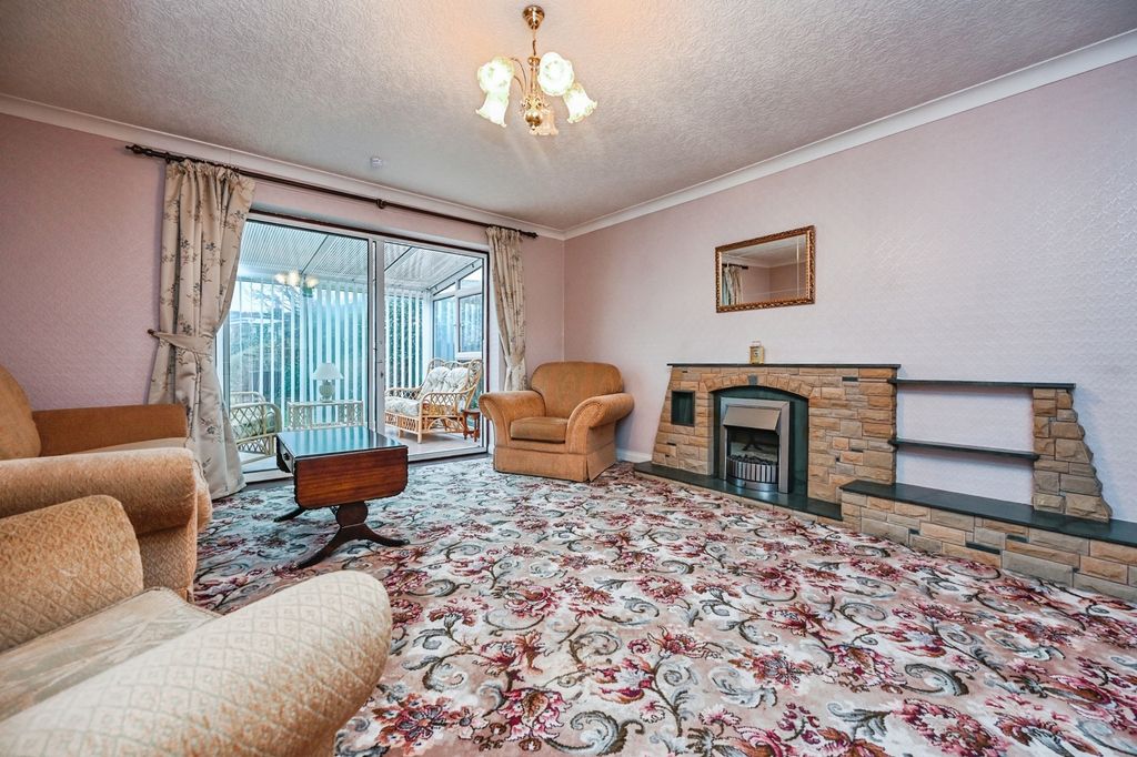 Property photo 2 of 15 Pbox-Img.Jpg