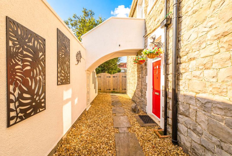 Property photo 2 of 11 Photo 2