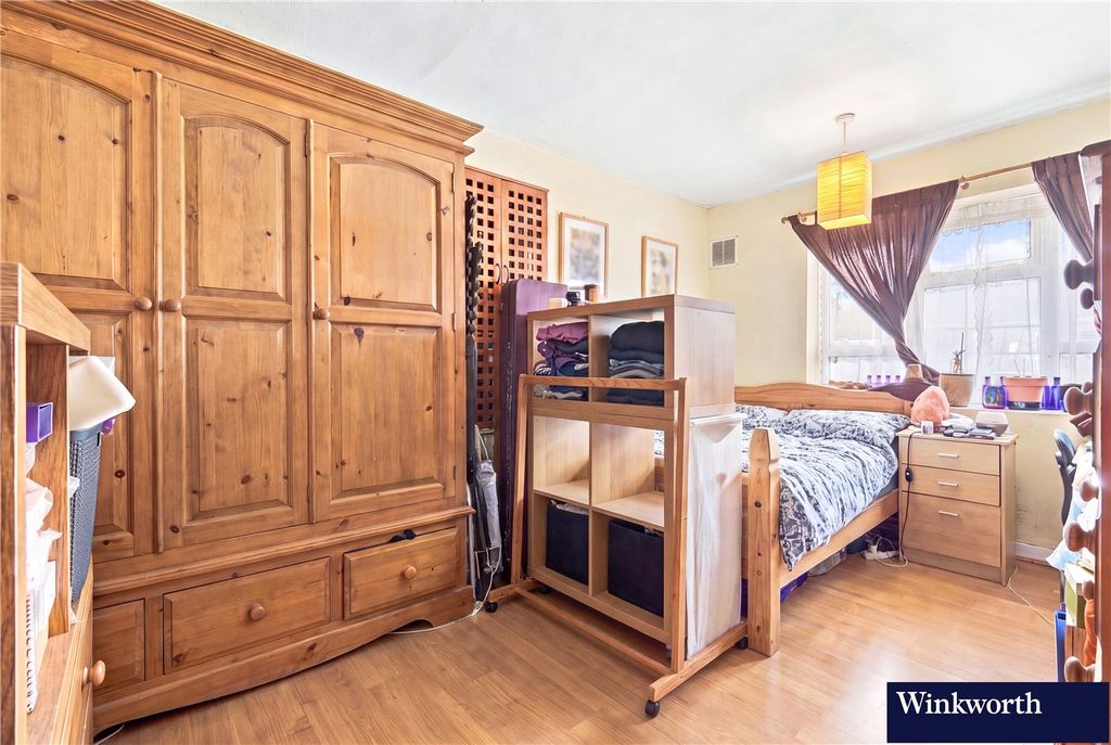 Property photo 3 of 16 Picture No. 15