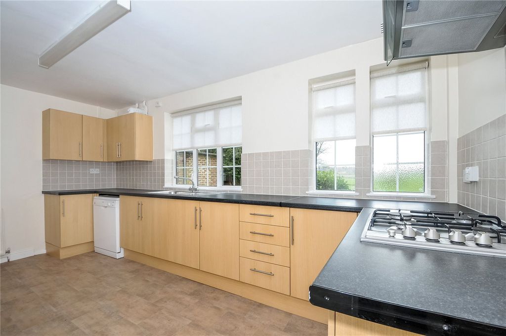 Property photo 3 of 12 Kitchen