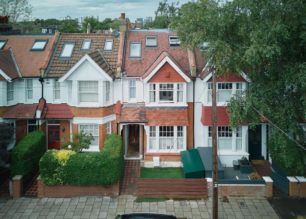 Property photo 1 of 30