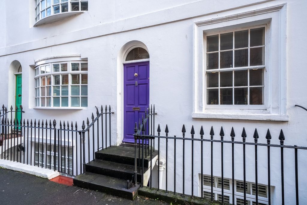 Property photo 1 of 15 4109370