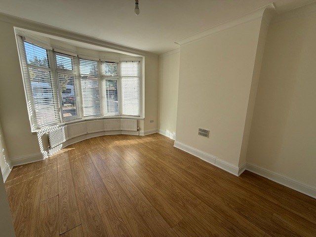 Property photo 3 of 14 4