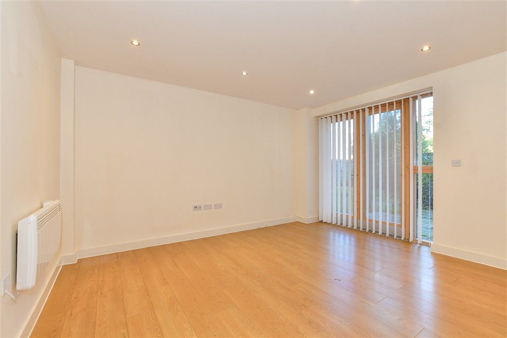 Property photo 1 of 10 Lounge/Kitchen