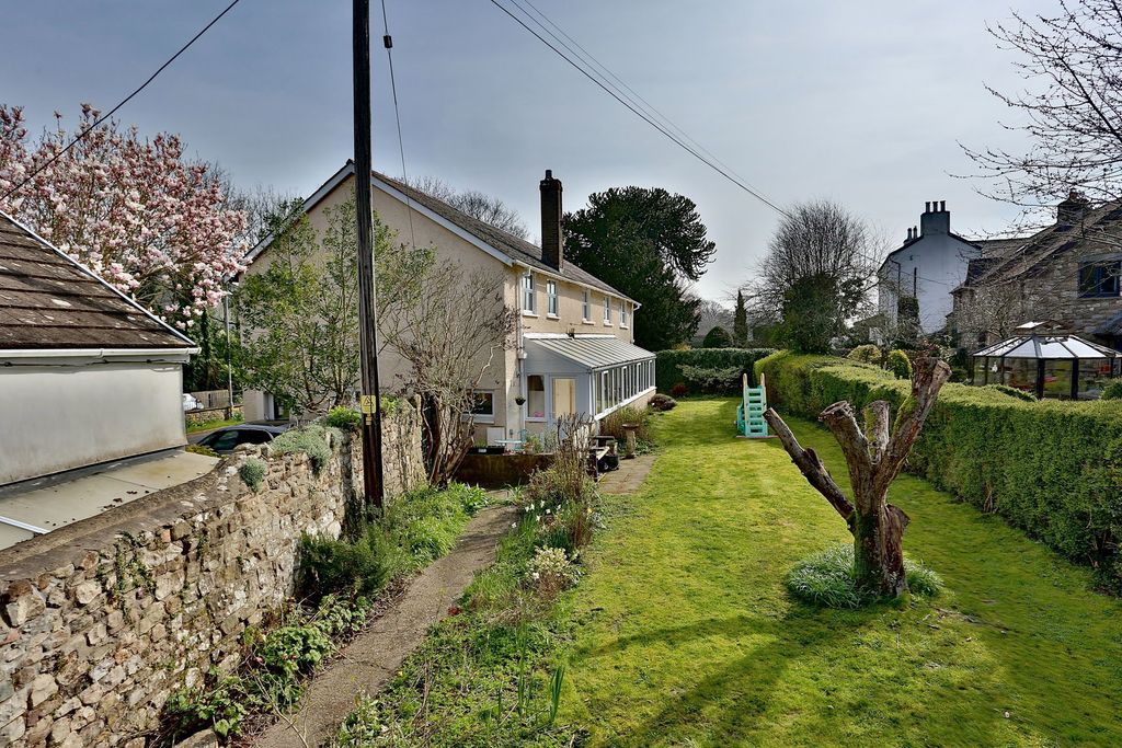 Property photo 1 of 50
