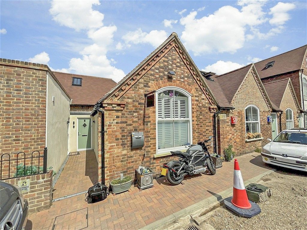 Property photo 1 of 1 Front