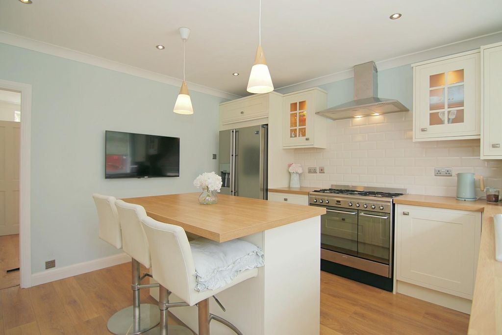 Property photo 2 of 15 Kitchen/Diner