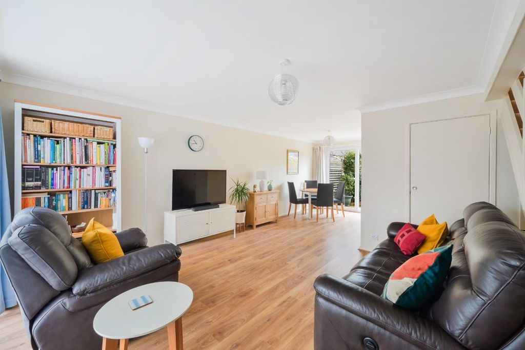 Property photo 3 of 14 Fennells Meads