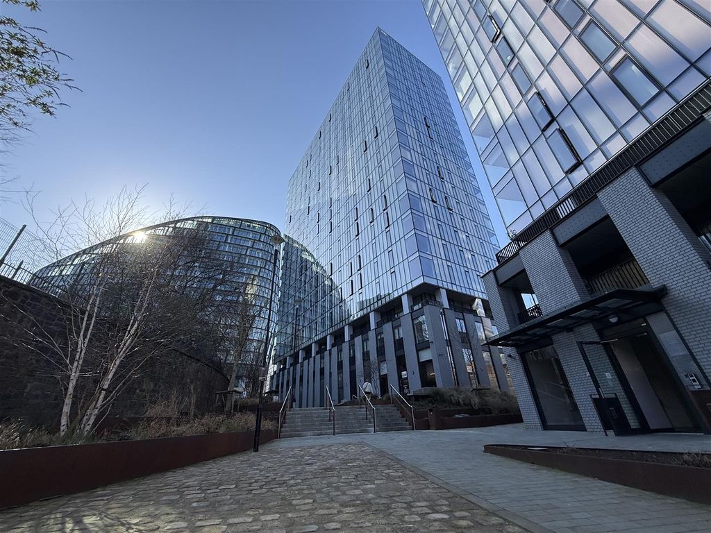 Property photo 1 of 31