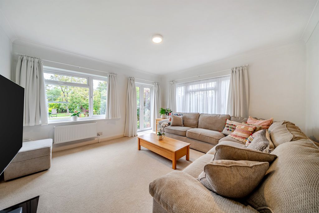 Property photo 2 of 14