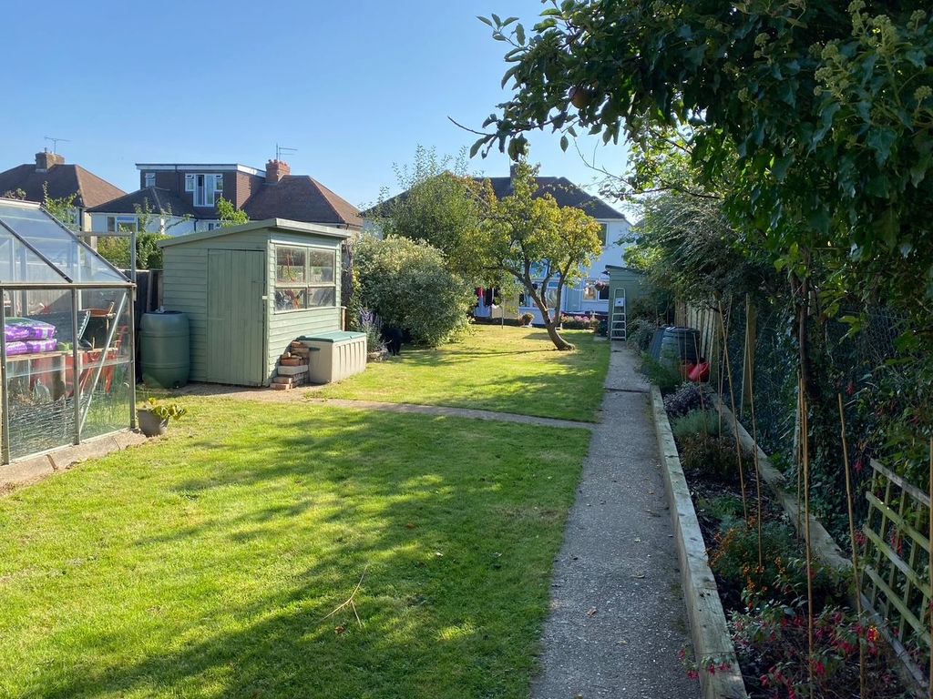 Property photo 2 of 30