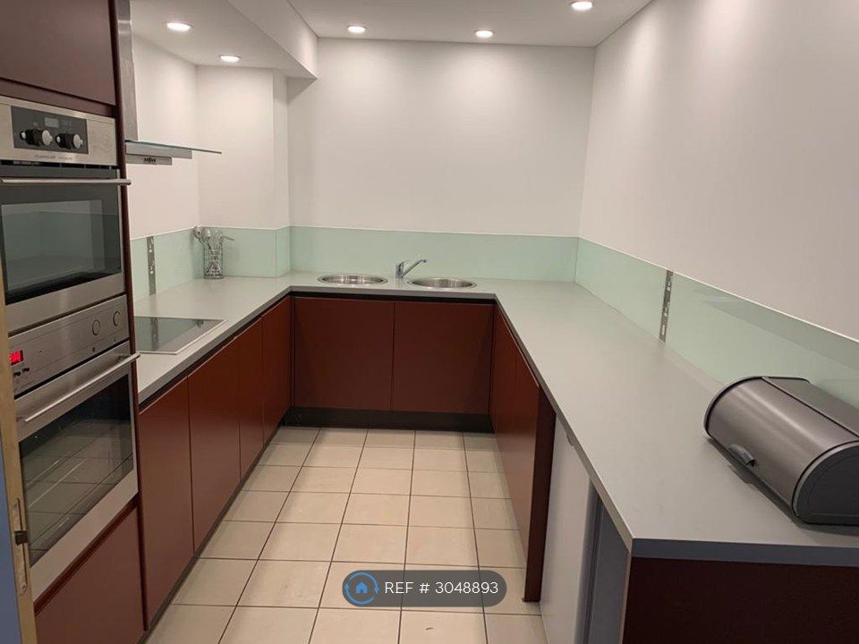 Property photo 2 of 7 Kitchen