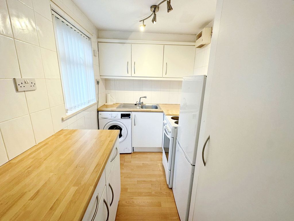 Property photo 3 of 6