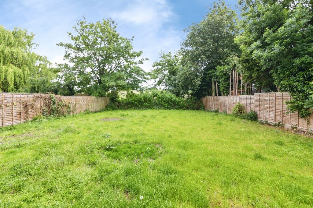 Property photo 2 of 16 Garden