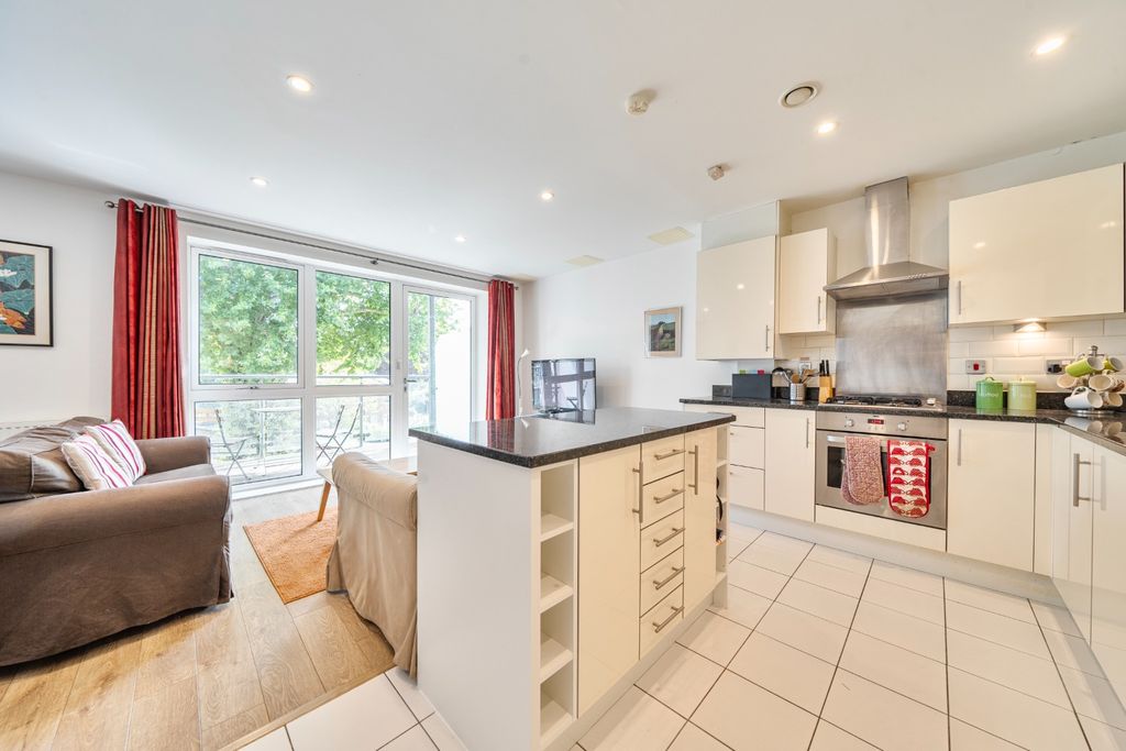Property photo 1 of 17 5177601