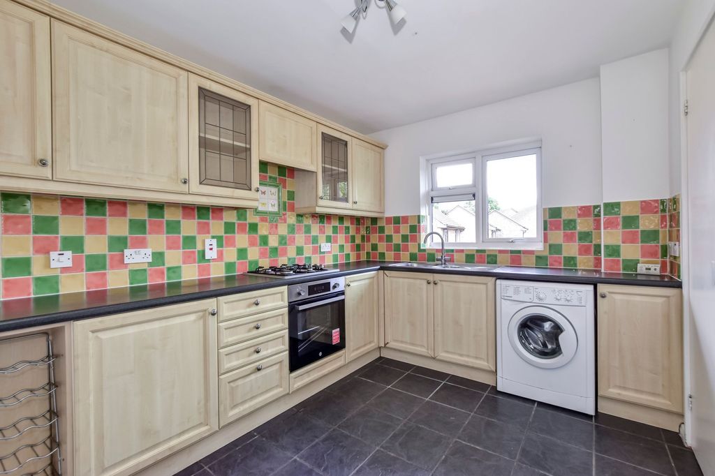 Property photo 3 of 11