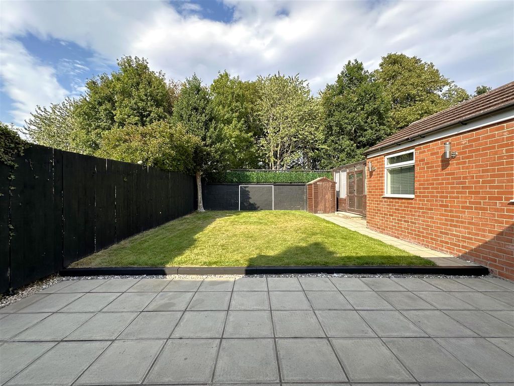 Property photo 3 of 27 Lovely Private Garden 999