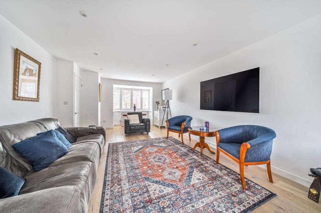 Property photo 3 of 21 Reception