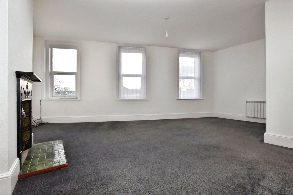 Property photo 3 of 19 Picture No. 03