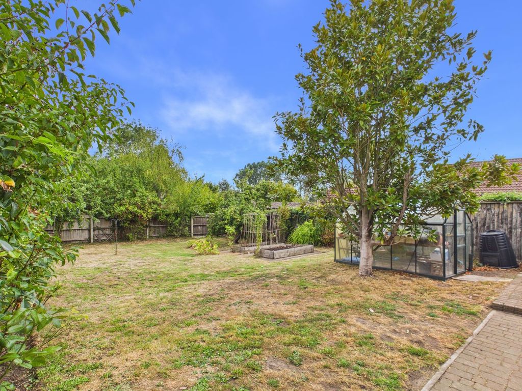 Property photo 2 of 23