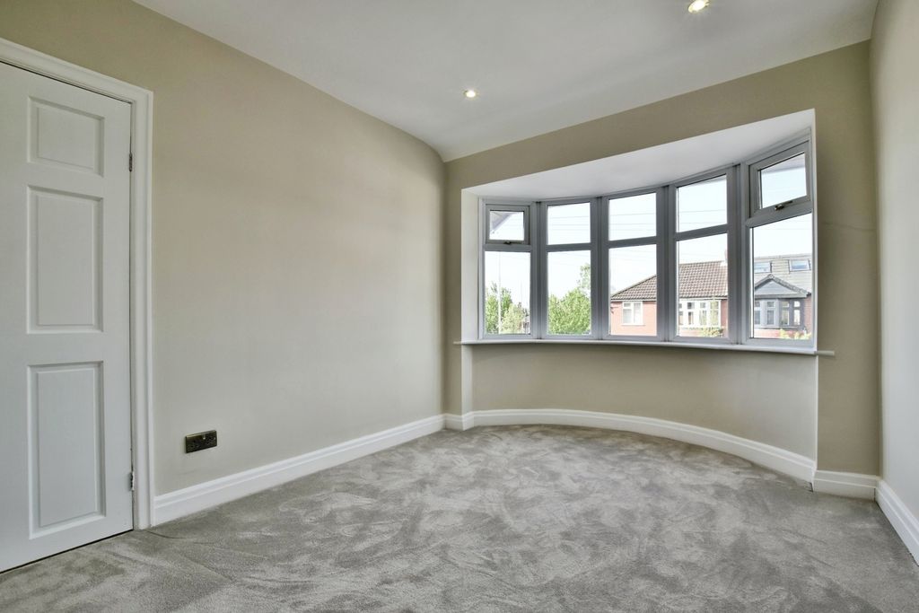 Property photo 2 of 23 Pbox-Img.Jpg