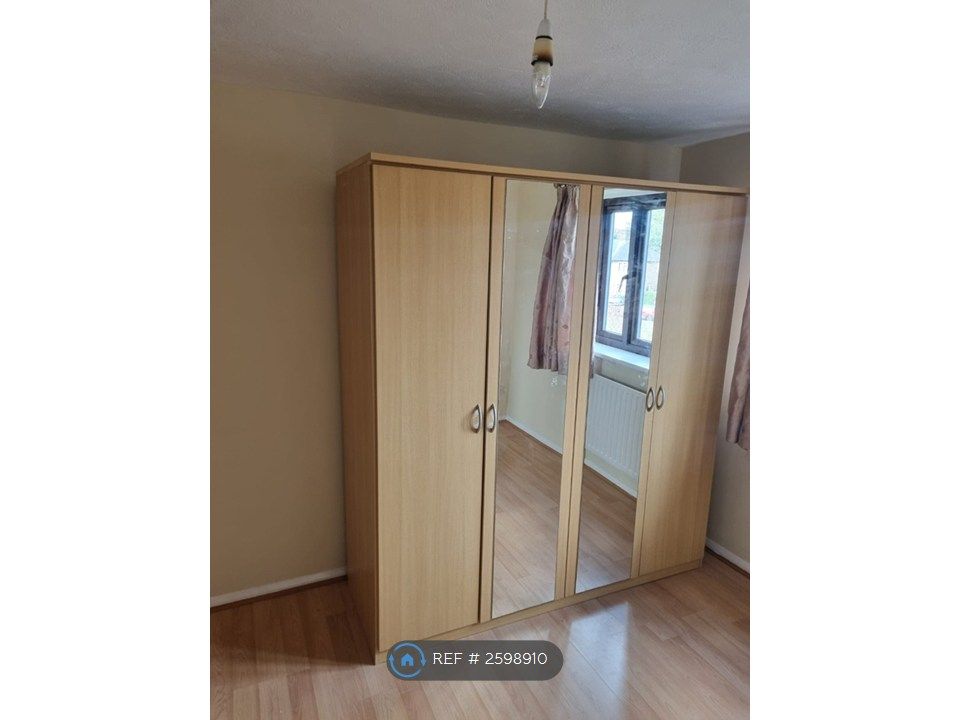 Property photo 3 of 6