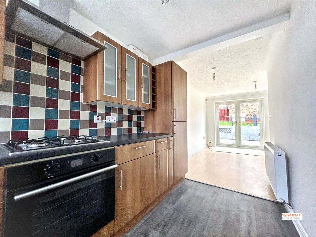 Property photo 3 of 17 Picture No. 02