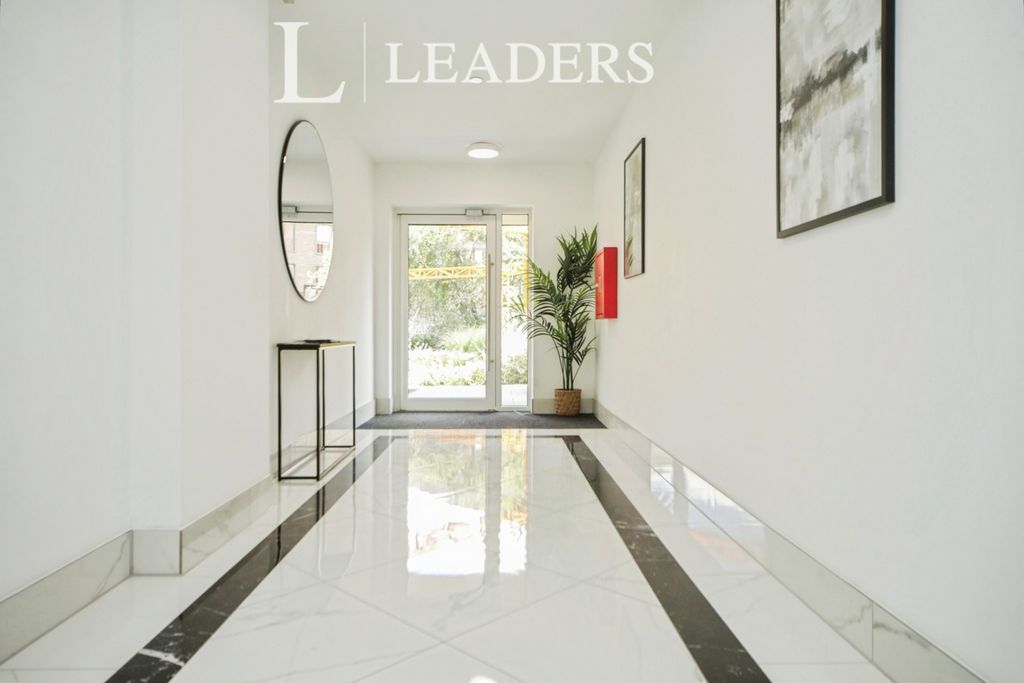 Property photo 2 of 12 Pbox-Img.Jpg