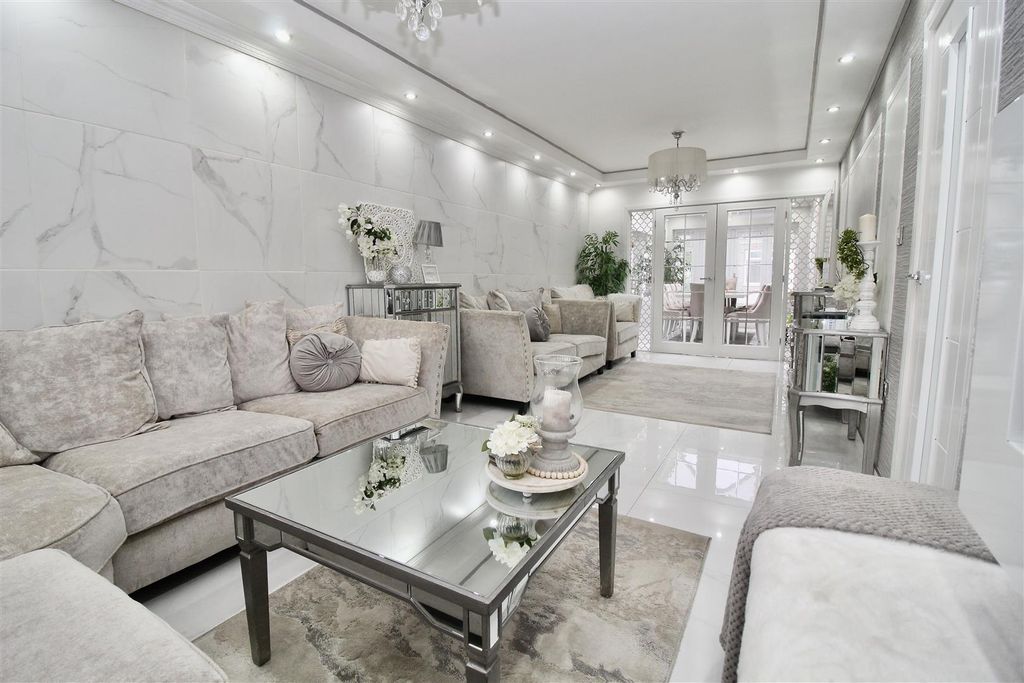 Property photo 2 of 41 Through Lounge (Was Originally 2 Rooms)