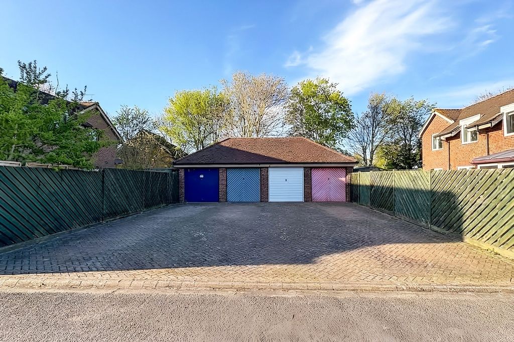 Property photo 2 of 16 Picture No. 22