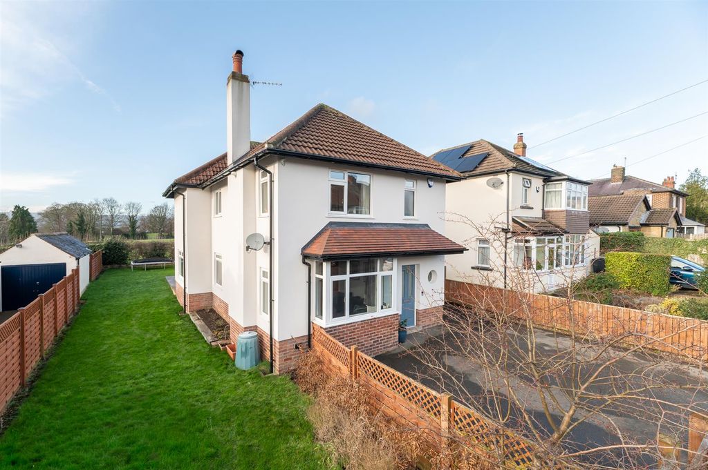 Property photo 1 of 44 Prince Henry Road