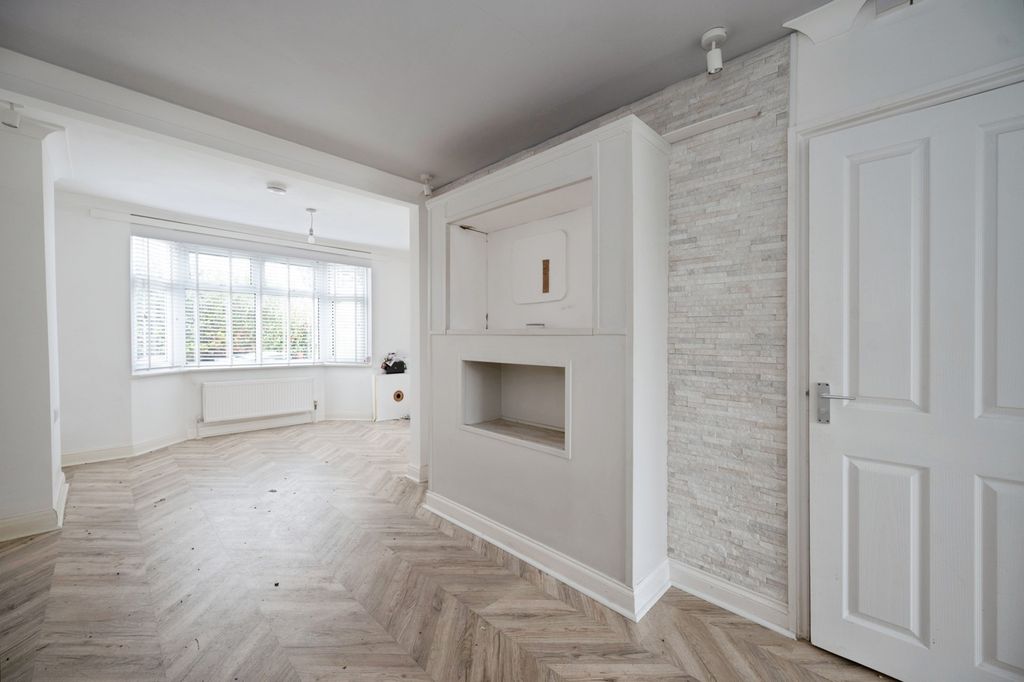 Property photo 2 of 15 Pbox-Img.Jpg