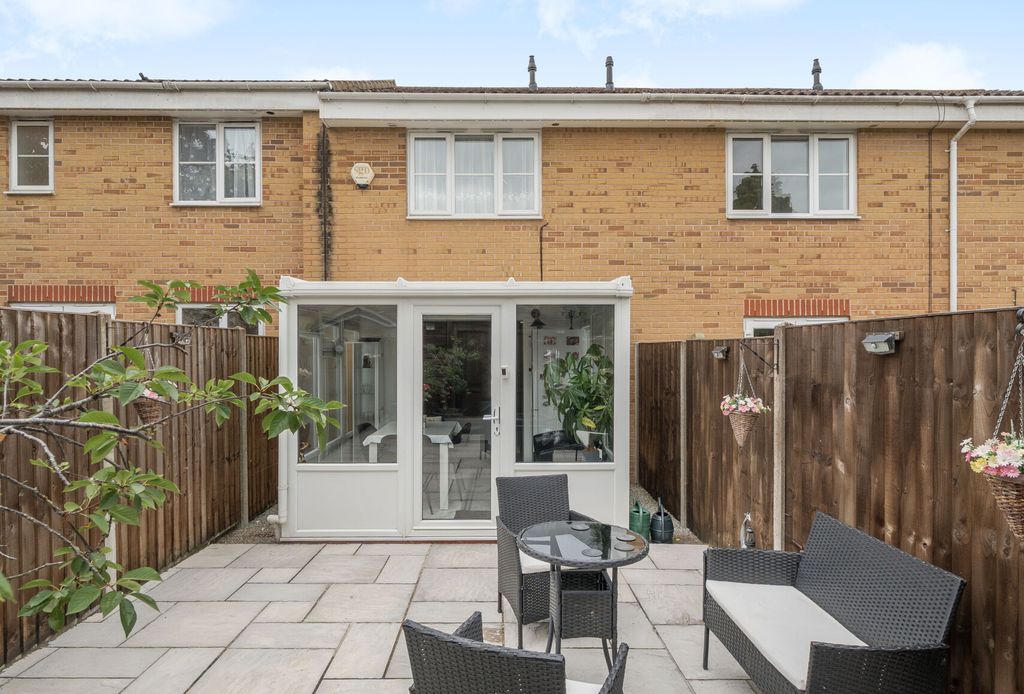 Property photo 1 of 23 1328545-20-688263...
