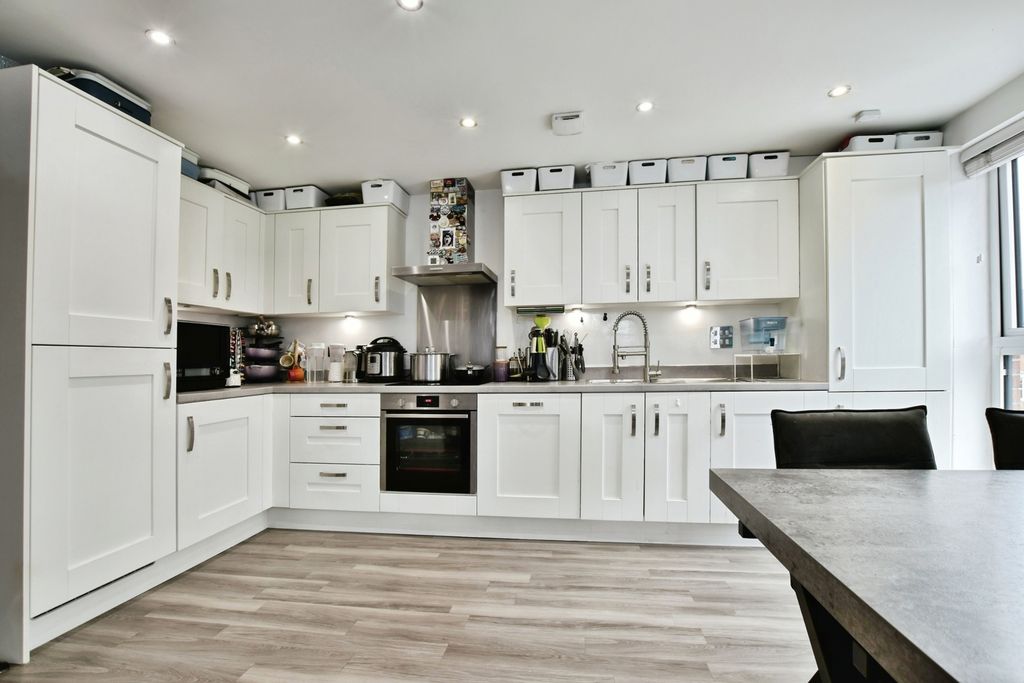 Property photo 3 of 23 Pbox-Img.Jpg