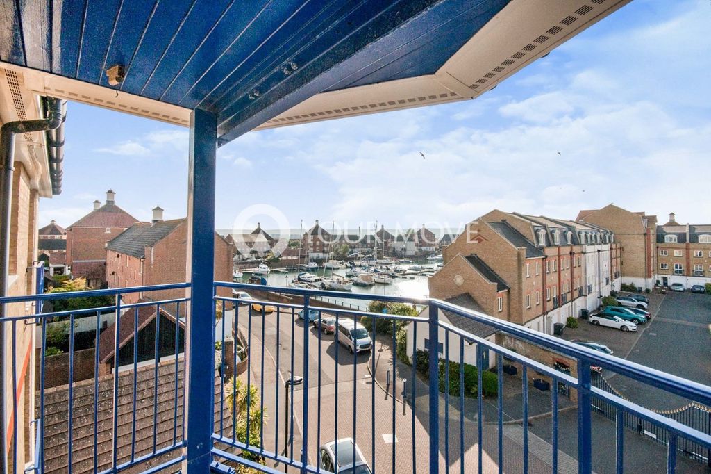 Property photo 2 of 13 Balcony