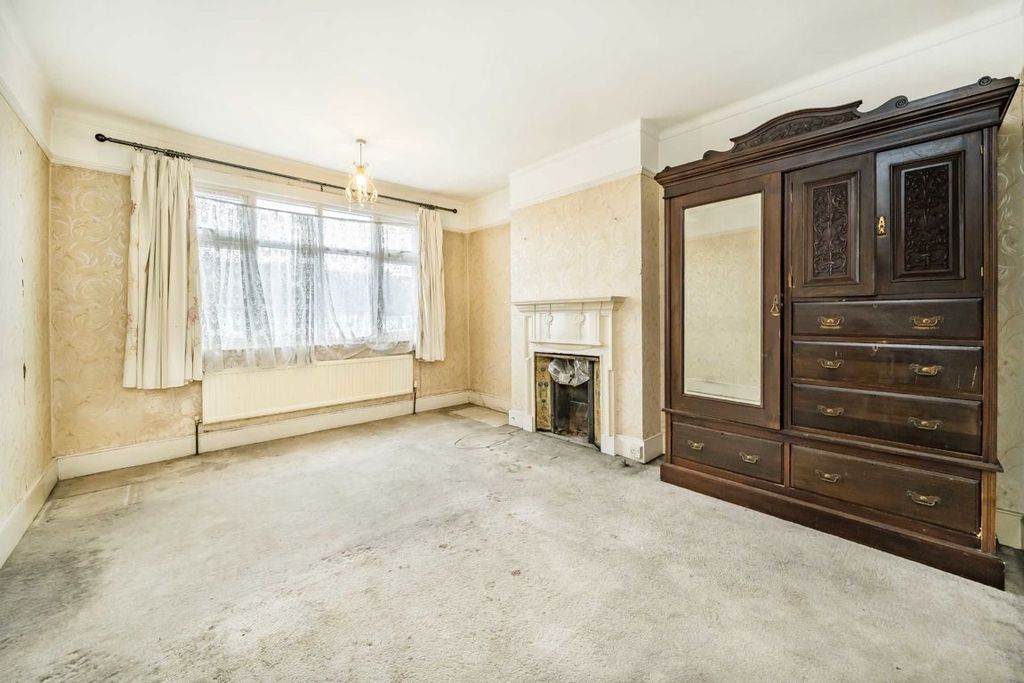 Property photo 3 of 6