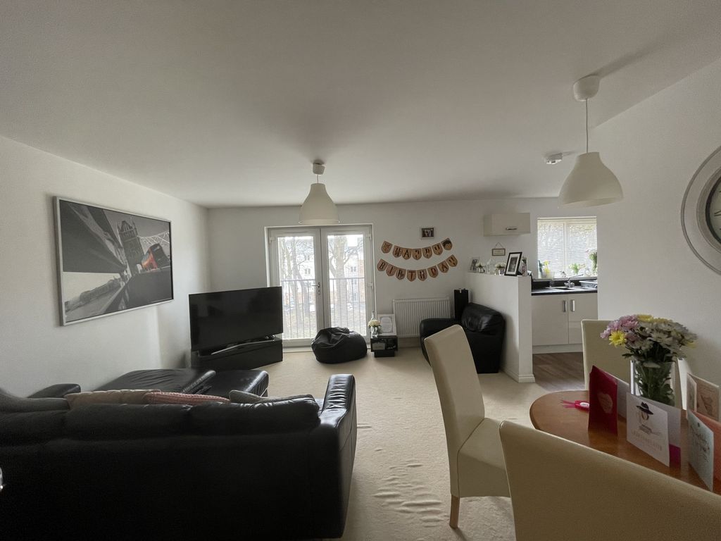 Property photo 3 of 8