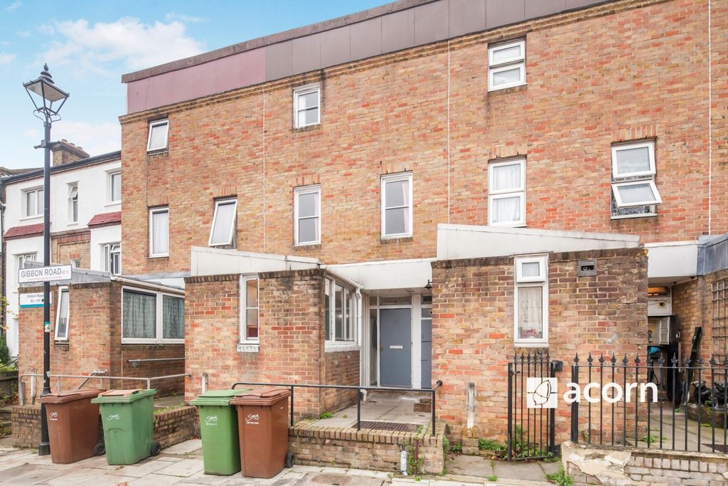 Property photo 1 of 10 External