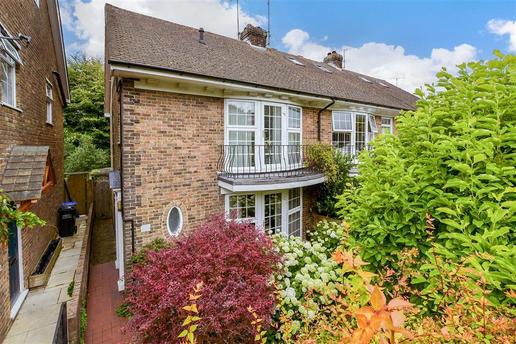 Property photo 2 of 12 Front