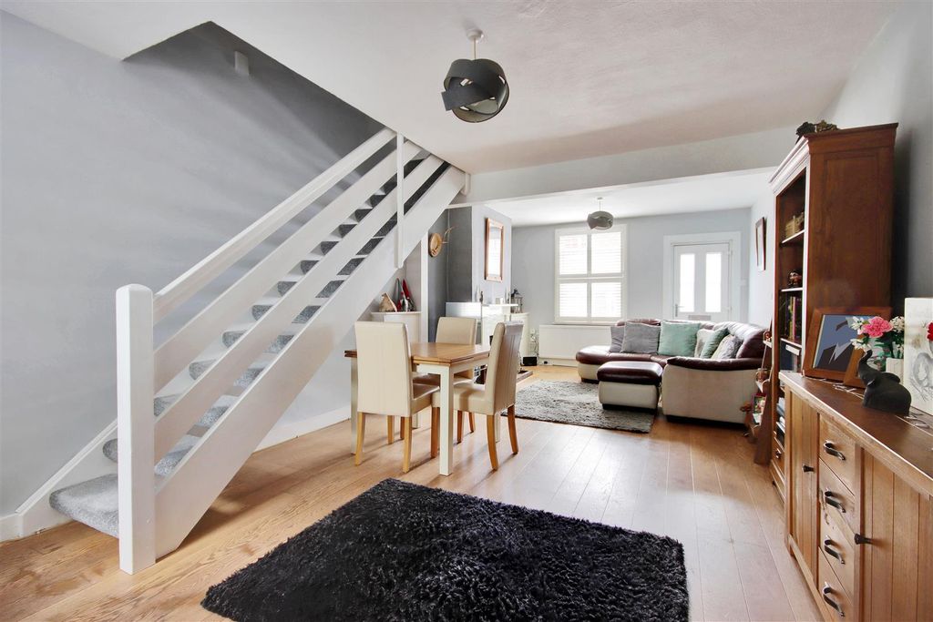 Property photo 2 of 14 64279_012.Jpg